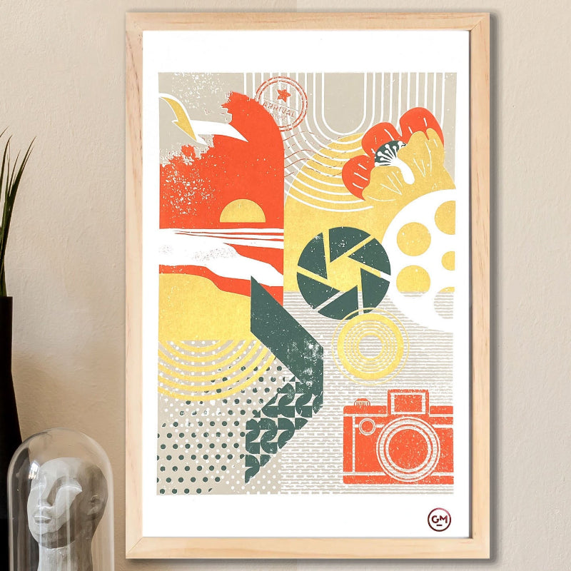 Sérigraphie artisanale « Ailleurs Mer » – tirage d’art 4 couleurs avec encre dorée, imprimé à la main en France, œuvre marine pour décoration murale contemporaine.