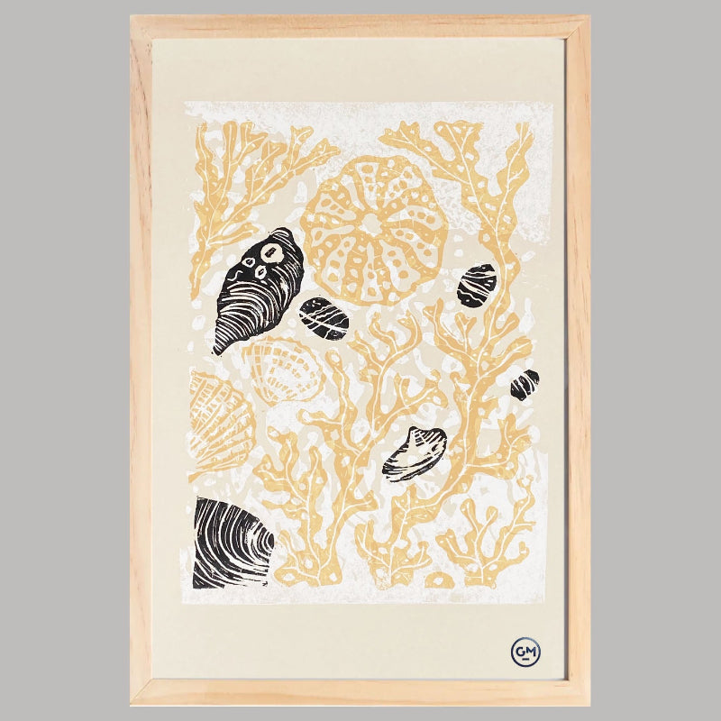 Sérigraphie artisanale « Jardin Marin » – tirage d’art 3 couleurs jaune et noir, imprimé à la main en France, œuvre contemporaine pour décoration murale ou home staging.